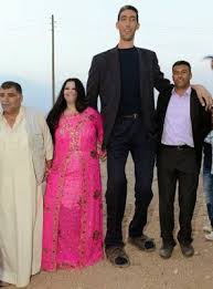 Sultan kosen homme le plus grand du monde. 7 Idees De L Homme Le Plus Du Monde Homme Personnes De Grande Taille L Homme Le Plus Fort Du Monde