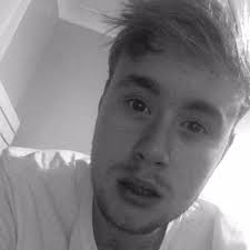 Stream Kiss FM UK by 37. Triangle