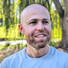 ISO: lead finder and maybe even ads. Getting the side hustle off the  ground. I Install Christmas lights. DM me with what you got