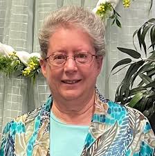 Hey, I don't know if anyone remember but about 4 weeks ago.. someone was  saleing Christmas wreaths