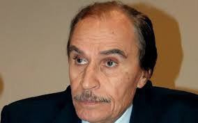 رحل عن عالمنا صباح اليوم، الفنان عزت العلايلي، عن عمر ناهز الـ86 عاما، والذي ولد في حي باب الشعرية بالقاهرة عام 1934. ÙˆÙØ§Ø© Ø²ÙˆØ¬Ø© Ø¹Ø²Øª Ø§Ù„Ø¹Ù„Ø§ÙŠÙ„ÙŠ ÙˆØ§Ù„ØµØ¯Ù…Ø© ÙˆØ§Ø¶Ø­Ø© Ø¹Ù„Ù‰ Ù…Ù„Ø§Ù…Ø­Ù‡ Ø¯Ù†ÙŠØ§ Ø§Ù„ÙˆØ·Ù†