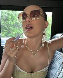 Millie Bobby Brown (@milliebobbybrown) • Instagram photos and videos