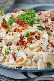 Get This Eggless Yet Deliciously Rich And Creamy Easy Carbonara Recipe That Is Done In No Time Easy Carbonara Recipe Chicken Carbonara Recipe Cabonara Recipes