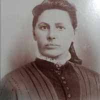 Leslie Bruns's Instagram, Twitter & Facebook