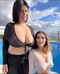 rBreastEnvy - breast envy and bigsmall comparison on Reddxxx browser