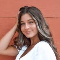 Samantha Maher's Instagram, Twitter & Facebook