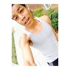 Donovan Solomon's Instagram, Twitter & Facebook