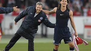 Edin terzic soll die borussia wieder in schwung bringen. Glanzvoll In Gladbach Ungeliebt Beim Bvb Die Trainer Karriere Von Lucien Favre In Bildern Sportbuzzer De