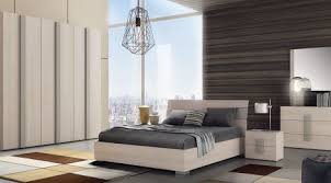 Dallo stile moderno a quello classico eccovi qualche idea per arredare al meglio le vostre camere da letto. Immagini Di Camere Da Letto Moderne