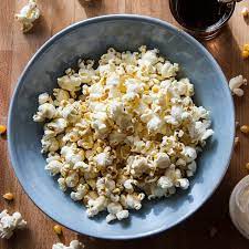 Nah, sebelum kita masuk di pembahasan cara membuat popcorn caramel saya akan membahas kata 'popcorn' berasal dari bahasa inggris yang terdiri dari 2 kata, pertama 'pop' yang artinya ( bunyi. Cara Membuat Popcorn Karamel Ala Bioskop Di Rumah Gurih Dan Bikin Ketagihan Lifestyle Liputan6 Com