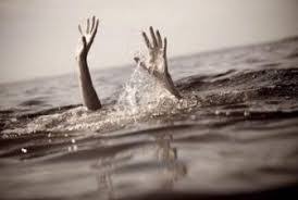 Kolam renang adalah pelengkap yang luar biasa untuk halaman belakang yang besar, adanya kolam renang akan menciptakan waktu bersama keluarga yang sangat baik dan menyediakan sarana olah raga yang sangat. 1 Lagi Anak Tewas Di Kolam Renang Pitaloka Pekalongan Lampung1 Com