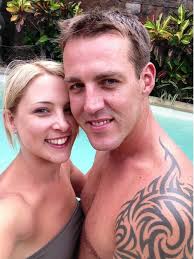 Man who jumped off ship to save girlfriend gets posthumous bravery award