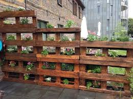 60 Gorgeous Fence Ideas And Designs Renoguide Australian Renovation Ideas And Inspiration Pallet Projects Garden Vertical Pallet Garden Wood Pallet Planters