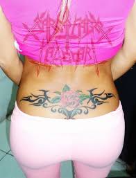 Estira tus piernas hacia abajo lo más que puedas, eso aumentará el placer. Tatuaje En Cadera Tattoo Cadera Henry Lopez Romero Artelista Com