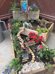 This Is A Possible Design Option For My Garden It Is Portable And Small Enough For A And Apartment Fairy Garden Diy Indoor Fairy Gardens Fairy Garden Designs