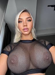 I just opened my FANSLY. Now we can talk about fantasies without  restrictions! Messaging is FREE 🥰💖 (link in comments below) :  uOFYoursecret777