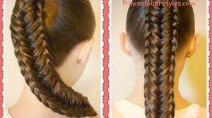 Pretty Variation Of A Fishtail Braid Hairstyle Twisted Edge Fishtail Tutorial Hair Styles Fish Tail Braid Hair Tutorial