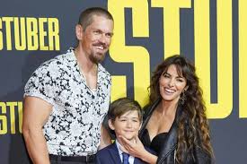 Shameless actor steve howey and wife sarah shahi divorcing after 11 years of marriage and three children together shameless actor steve howey and his wife sarah shahi are divorcing after 11 years of marriage and three children together. Sarah Shahi And Steve Howey Married Since 2009 And Parents Of Three Children Ecelebrityspy