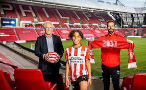 Psv brought to you by: Philips En Psv Verlengen Met 10 Jaar Marketingtribune Sponsoring