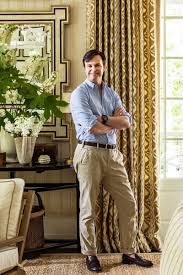 Interior designer thomas callaway brought warmth and romance to a 1929 spanish colonial revival house in los angeles when he roused its icy white interior with color. Mark D Sikes Spanish Colonial House Project Stars Mid Century Lighti