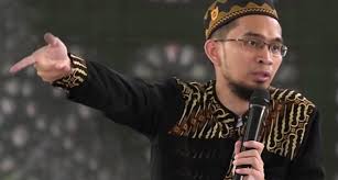 Praktik manasik haji sesuai sunnah ustadz adi hidayat, lc. Ustaz Adi Hidayat Hadiahkan Umrah Gratis Kepada Pasangan Tertua Di Acara Nikah Massal Islampos