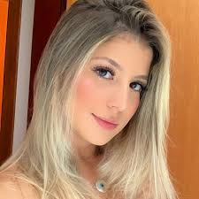 Ingrid Prado's Instagram, Twitter & Facebook