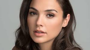 She won the miss israel title in 2004 and went on to represent israel at the 2004 miss universe. Pose Di Air Terjun Gal Gadot Kunjungi Indonesia Showbiz Liputan6 Com