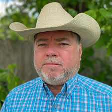 Frank Comer's Instagram, Twitter & Facebook