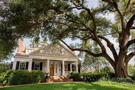 1834 The Burn Bed And Breakfast For Sale In Mississippi In 2020 Antebellum Home Greek Revival Home Antebellum Homes