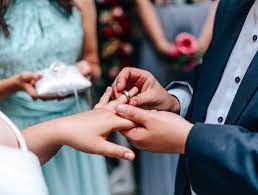 Nimm Diesen Ring Als Zeichen Meiner Liebe Und Treue Der Ringtausch Ein Highlight Auf Jeder Trauung Egal Ob Kombiniert M Eheversprechen Trauung Ehe