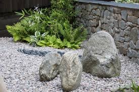 Gartensteine Ideen Wie Sie Dem Garten Einen Schonen Look Durch Steine Verleihen Garten Gestalten Gartensteine Garten