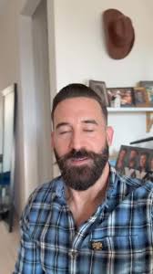 🎄 Steven LaBrie recalls the recording process of 'A Merry Little Christmas  from Il Divo' and why "I'll Be Home For Christmas" is his favorite song  from the 2023 EP! ✨❤️