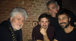 Dies (off screen) after been ill for a long time. Noticias Sobre Pedro Almodovar Pagina 17 Ecodiario Es