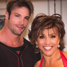 Forbes Riley & Joshua Self (@lovestoryx2) • Instagram photos and videos