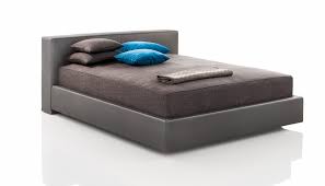 Dazu muss alles, vom bettgestell, lattenrost und topper bis zur decke und kopfkissen, stimmen. Wittmann Betten Munchen