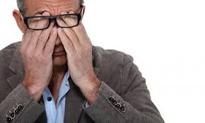 Alors reposez vos yeux fréquemment pour éviter d'avoir les yeux fatigués, qui piquent et qui coulent. Comment Soulager Des Yeux Qui Brulent Qui Chauffent Et Qui Piquent Trucs Pratiques