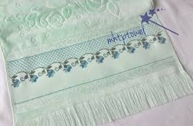 Renk teorisinde yapılan çalışmalar soncunda renk çemberi üzerinde bazı yöntemlerle seçilen renklerin, en uyumlu renkler olduğu görülmüştür. Ceyiz Havlusu Etamin Su Yesili Kanavice Ornekleri Kanavice Seccade