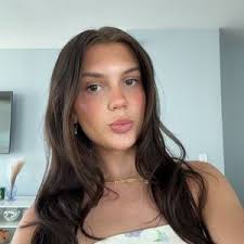 Lindsey Koster's Instagram, Twitter & Facebook