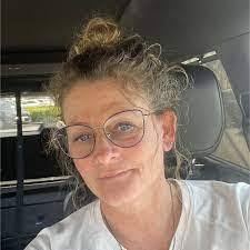 Karen Weidner's Instagram, Twitter & Facebook