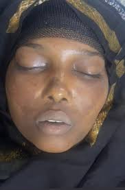 Baafin Waxaa si naxariis iyo xushmad leh idiinka codsaneynaa in aad nala  raadisaan ehelada marxuumadaan sawirkeedu idin muuqdo, oo iyadoo meyd ah  laga helay Degmada Xamar Jajab. Haddii aad garanaysid ama xog