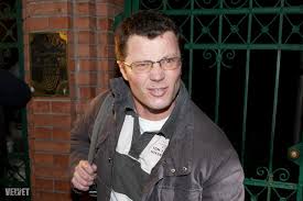 Stohl andrás ittasan okozott balesetet, így bukhatja, hogy a kártérítési perében megítélt összeget ők állják. Velvet Blogok Stohl Kiprobalta A Bortondrogot