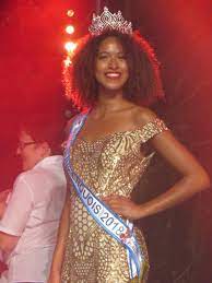 Manchester united unsure of date for varane medical, newcastle pushing to sign tuanzebe, juventus keen to sell ramsey, plus more. Raphael Varane Sa Soeur Bientot Sacree Miss France 2019 People Bo Kay