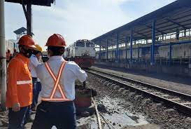 Dalam kurang daripada 10 minit, kereta api ini menjadi tersangat bersih, dan kemudiannya memberikan tunduk hormat kepada penumpang. Ditjen Perkeretaapian