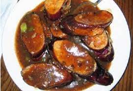 Variasi masakan berbahan terong ungu dengan cara memasak yang sederhana bisa juga dengan referensi resep terong ungu goreng yang ditumis dengan bumbu kecap serta sedikit rasa pedas berikut ini. Masakan Terong Ungu Goreng Kecap Gurih Oke Chef