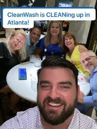 Tami Hill's Instagram, Twitter & Facebook