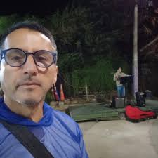 Hola buenas noches, n caleta horcón donde estan los puesto de los artesanos  y el puente de los deseos