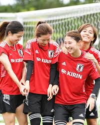 Jun 12, 2021 · なでしこジャパン（日本女子代表）の塩越柚歩（三菱重工浦和レッズレディース）がウクライナ女子代表戦、右サイドハーフで先発し、なでしこジャパンデビューを果たした。すると23歳のミッドフィルダーは先制点を含む2ゴール・1アシストを記録。 Mana Iwabuchi å²©æ¸•çœŸå¥ˆ On Twitter Twitter