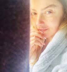 Maybe you would like to learn more about one of these? Hadise Nin Sosyal Medyada Cok Konusulan Goruntusu Hadise Makyajsiz Hali Ile Gorenleri Sasirtti