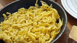 Rezept Kasespatzle Ndr De Ratgeber Kochen Lebensmittel Essen Essen Rezepte