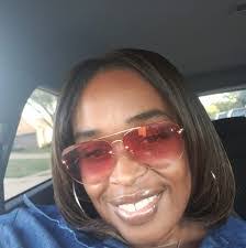 Francine Butts's Instagram, Twitter & Facebook